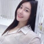 Lin Chenyi Instagram - 一轉眼已經與 @sov.dental 生活快3年的時間，再一兩次的療程就要畢業了，雖然從以前到現在一直都很愛笑，但多少會在意突出不整的門牙，也許是天秤座的完美主義使然，很難不去在意🥲 但自從矯正後，自信也跟著誕生，真的是想怎麼笑就怎麼笑～完全沒有任何顧慮，無心理拘束的感覺真的很棒☺️☺️ 最後還是要謝謝 @sunlight.taipei 吳醫師的細心照料， 讓我在看牙的時候可以很放心！ 期待畢業後的自己💕 ​​#透明牙套 #牙齒矯正 #隱形矯正 #SOV隱形數位矯正 #sov牙套日記#日亞美牙醫診所