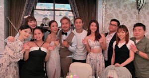 Lin Chenyi Instagram - 第一次看到Kid哥如此深情的眼神，尤其看著新娘時，眼裡充滿著粉紅泡泡跟小星星，彷彿愛情漫畫中男女主角會出現的那種眼睛，連我們都感受到野人村長的幸福～再次恭喜Kid哥娶到如此美好的Rita，祝你們幸福999999（要能包容村長的瘋狂真是不容易啊～）

#木木真的好可愛啦
#今天是來騙人生小孩的吧
#幸福滿滿感動十足