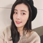 Lin Chenyi Instagram - 冷鼠～～冬天好像真的到了， 除了工作以外， 誰都不能阻止我在家裡冬眠…🫥🫥 #winter #ootd #life