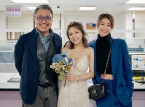 Lin Chenyi Instagram - 真的好替妳開心！
偶爾像姊姊，偶爾又像妹妹般的熊姐～
陪妳經歷不少的風雨，知道你真的很辛苦！
即便被這個世界殘忍地摧殘，妳卻還是維持著妳的善良與勇敢，
還記得有天，一起晚餐聚會的時候，妳跟我分享妳和哥哥的事，妳哭了，我也替妳開心到哭了～
後來一起見證了妳重要的時刻，最幸福的女孩非妳莫屬，這都是妳應得的～
祝福你們要一直幸福長久，999999999999到不能再9為止(๑´ㅂ`๑)