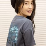 Lin Chenyi Instagram - 海洋系動物-與Kid聯名的「抱抱蝦潮T」已經正式販售～ 男女都能駕馭的中性色🫶🏻 傳送門👉🏻 https://www.justkid.net/products/kd23168?utm_source=IGShopping&utm_medium=Social
