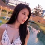 Lin Chenyi Instagram - 我愛自己的正能量， 同時也愛著與正能量互相衝擊的負能量， 這樣才像個「完整」的人， 如同這世界有光的地方亦有黑暗。