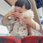 Lin Chenyi Instagram - 流感第四天，看來食療果然不行（因為很不想吃藥）， 沒有比較好反而變得更嚴重， 所以今天認命地去看醫生，開了一堆藥..整個心情很差🥲 只好打開相簿，看看前陣子去滑雪的照片， 嗯～回憶很美，木木很可愛， 整個世界瞬間變得明亮了☺️ #又想去日本了 #流感嚴重 #請大家多保重 #木木真的很可愛 #life #snow #snowboard