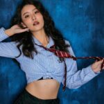 Lin Chenyi Instagram - 謝謝大家提前的生日祝福！ 趁青春期長大前夕，來拍一組叛逆女學生新照當自己的紀念禮物🎁（？ 非AI真人版學院照～ 跟上一波美劇The Idol偶像漩渦風格🤓 photo by @caramel0907 make up @_hidel_ #每張都很喜歡 #只好全部貼上 #美式證件照 #idol #ootd #school