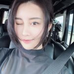 Lin Chenyi Instagram - 大頭生活照來個幾張， 喜歡今天的眼妝❤️ 話說，最近迷上了髮簪， 可鹽可甜的真是讓人愛不釋手， 放下來還會有浪漫的大捲髮， 超級推薦給跟我一樣有懶癌的朋友們😆 #life #igdaily