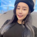 Lin Chenyi Instagram - 換新髮色後，每天在鏡子前花的時間變多了， 就像我愛的星空，怎麼那麼好看啦～～🥰🥰 就算沒化妝也覺得自己很美， 不愧是天秤寶寶的我🤣🤣 巴黎畫染找 @hairwilliam_komm #巴黎畫染 #星空 #素顏 #天秤座