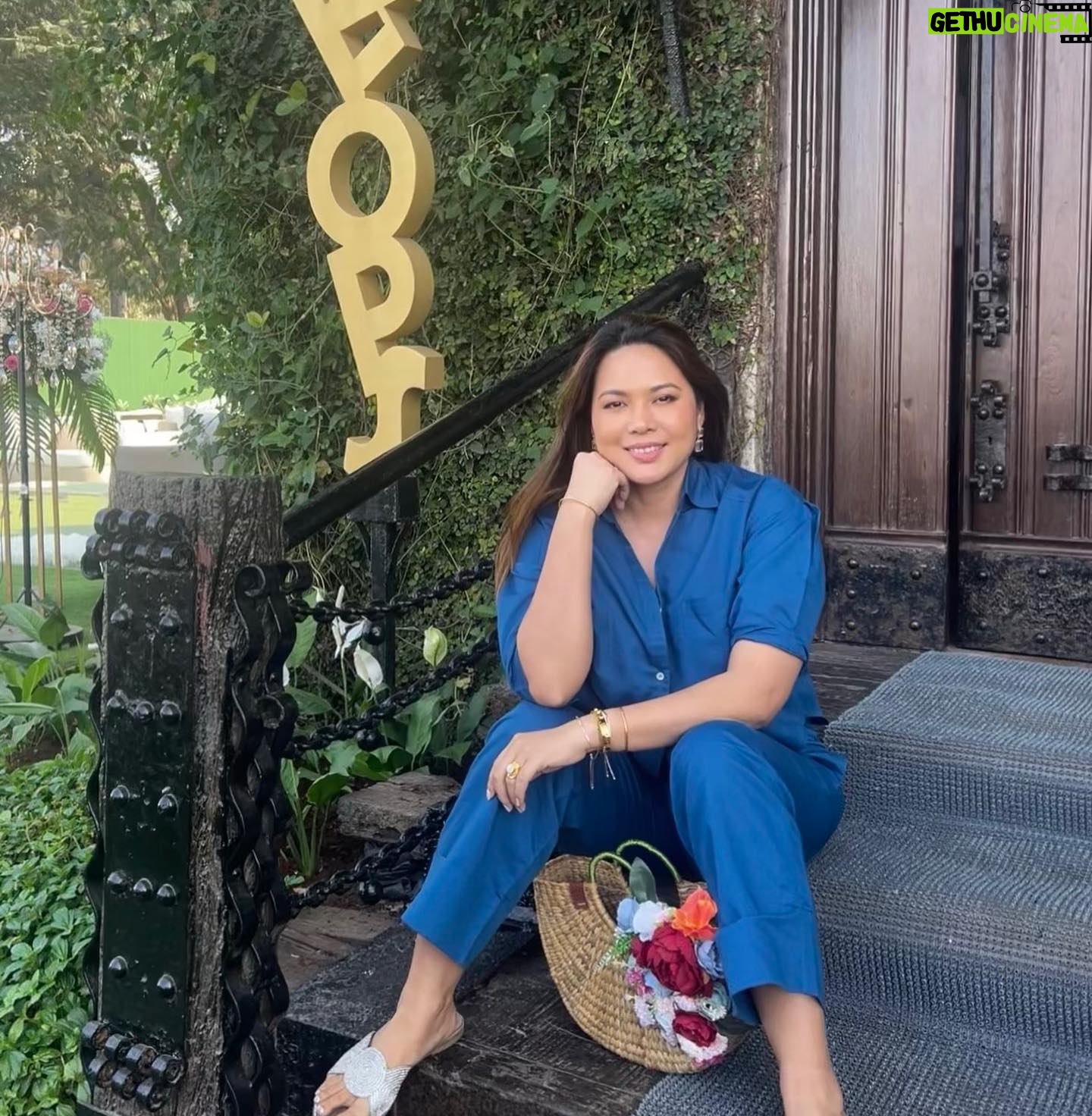 Lin Laishram - 11.3K Likes - Posing for My beau 🥰🥰🥰
.
.
Wearing @thehaimishliving