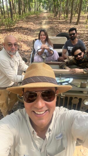Lin Laishram Instagram - The Junglee’s on the Tiger trail !!

🐅🌳🦌🌳

#jungleehooda #junglebuddies
#waghobaecolodge #withpugdundee #pugdundeesafaris
#kanhaearthlodge #safaris