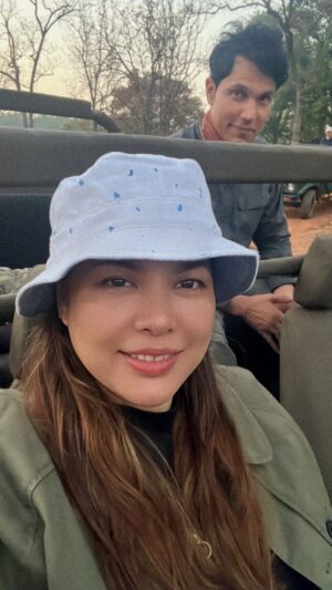 Lin Laishram Instagram - Honeymoon Part 1: Jungle mein Mangal 🐅🦌🐝

#BanjaarTola #kanha #safari
 @tajsafaris