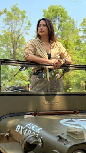 Lin Laishram Instagram - Summer has always been my favorite season! I love all the outdoor fun, but my hair used to suffer in the heat 🥵 

I tried countless products with little success...until I discovered the viral L’Oréal Paris Extraordinary Oil Serum! Paired with their nourishing shampoo and conditioner, it’s a game-changer🤍

This all-in-1 serum is my new holy grail. My hair has never felt this nourished, frizz free, shiny and vibrant! 🌸

I’m all set for summer adventures now, thanks to this amazing trio. What’s your go-to summer hair care? Let me know in the comments! 

@lorealparis @mynykaa 

#AD #ExOilSerum #ExtraordinaryOilRange #hair #haircare #shinyhair #ExtraordinaryCareForSummerHair #LOrealParisIndia #LOrealParisHaircare #LOrealParis

antifrizz hair care  hair serum glossy hair conditioner shampoo frizzy hair