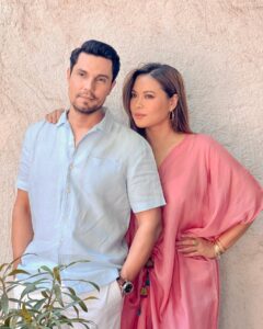 Lin Laishram Instagram - Love is all shades of blues and hues 💕💐💐 #HappyValentinesDay
