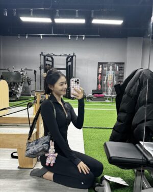Lin Yun Instagram - 普拉提一下🧏🏻‍♀️