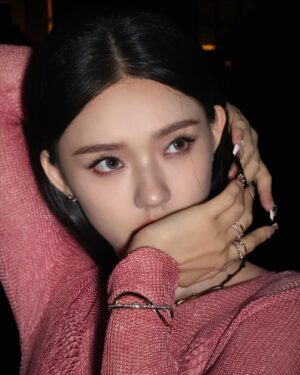 Lin Yun Instagram - 💃🏻
