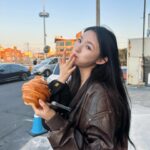 Lin Yun Instagram - 🥐 🍊🌊 🌇