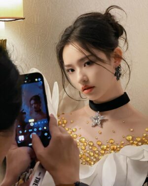 Lin Yun Instagram - 裙子想开了🌼