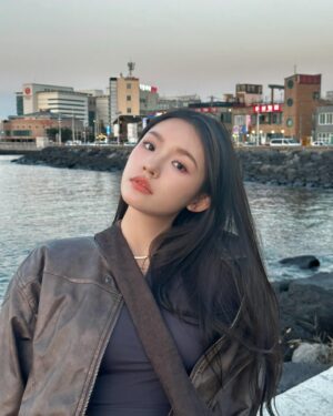 Lin Yun Instagram - 🥐 🍊🌊 🌇