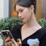 Lin Yun Instagram - 超喜欢珍珠耳环🧏🏻‍♀️