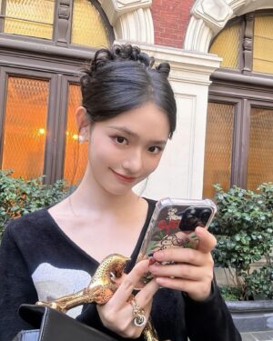 Lin Yun Instagram - 超喜欢珍珠耳环🧏🏻‍♀️