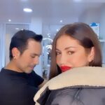 Lina Castrillón Instagram - @yosoyenriquetrujillo Nada Que unos labios rojos no arreglen .💋 Efecto de ir a la peluquería: - Ánimo arriba 👆🏼 -Ganas de bailar -Sentirse sexy -Terapia Sicológica con @yosoyenriquetrujillo Que está mas loco que yo .🫠 - Grabar reels haciendo el oso .