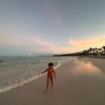 Lina Castrillón Instagram - ☀️2024 🌴 Mente feliz Vida feliz …. 💭 De ahí viene todo … Que sea un año amoroso para todos … 🙌🙏🏻