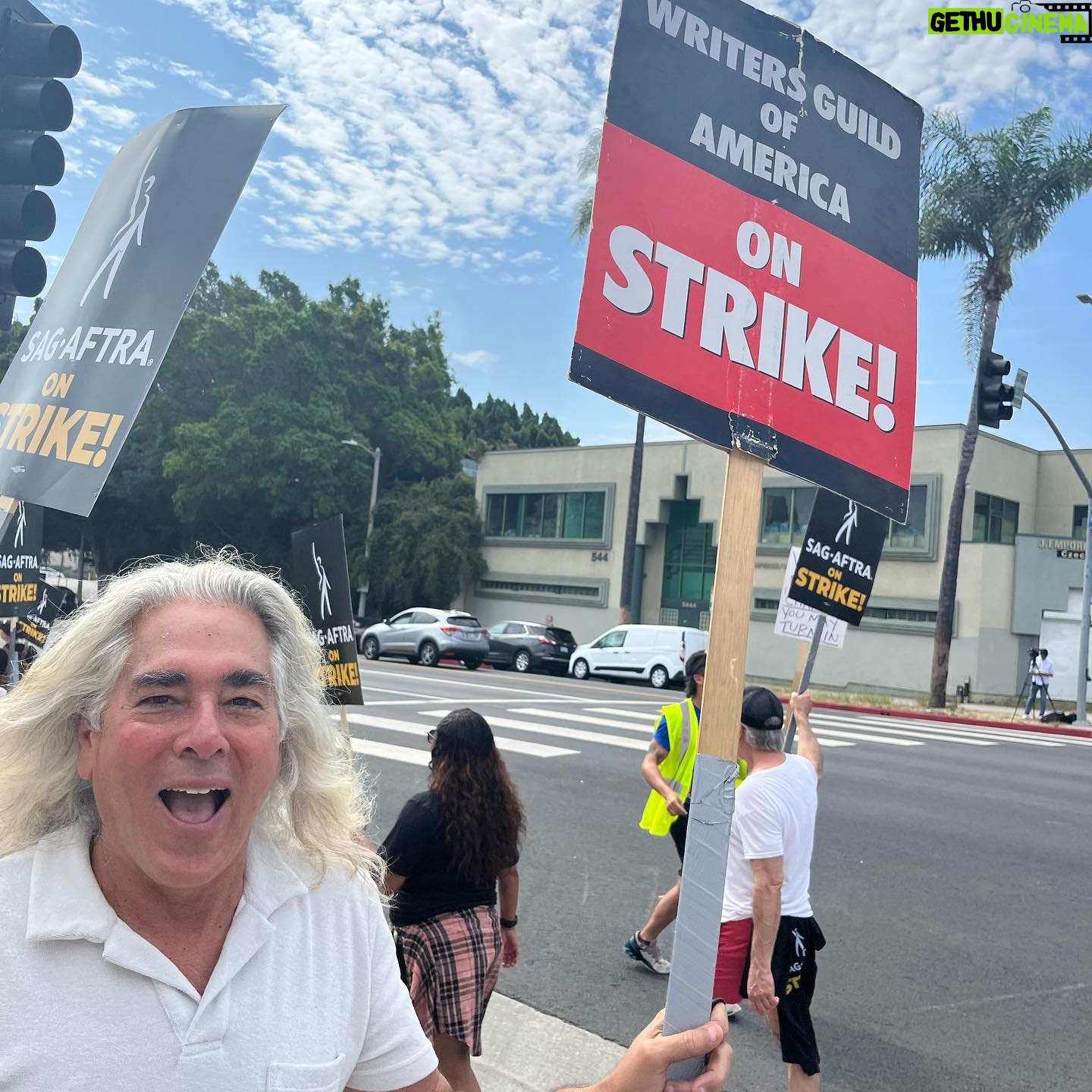 Lina Esco Instagram - sag wga STRONG @keleherr @agnesecabala #mitchglazer