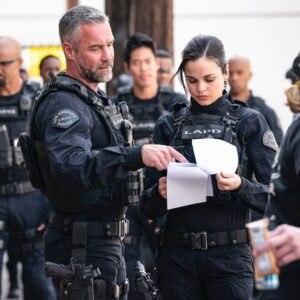 Lina Esco Instagram - oh yes @jayharrington3 tryin’ to ease my frustrations by finding a different way— we are back tonight @ 10/9c on @swatcbs
