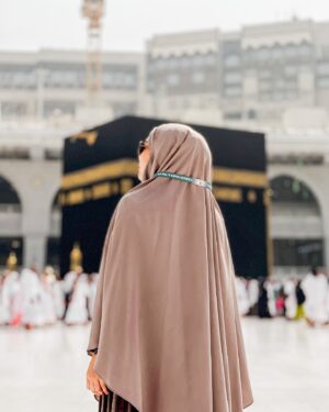 Linda Ramadhanty Instagram - Panggil Aku lagi ke RumahMu, ya Allah.. 

📸: @naufaliy @temankabian 
Thanks @boby_tince @kabiantour