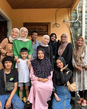 Linda Ramadhanty Instagram - Raya 2024, day 2 #rmhmama
