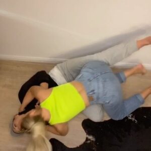Linda Teodosiu Instagram - ... Rosenkrieg 🥀 Part 3 #comedy #fun #german #tiktok #votd #video #videooftheday #couple #couplegoals #song #singer #rosenkrieg #beziehung #ootd #outfitinspiration #challengeaccepted