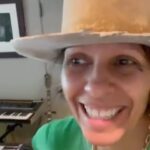 Linda Perry Instagram - Happy to be gay on International Women’s Day! #womensupportingwomen