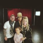 Linda Perry Instagram - Sharing a moment !