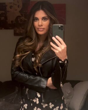 Lindsay Hartley Instagram - One epi left as Sam. Thank you for the support. 🙏 And, thank you @kelly_m23 @generalhospitalabc @entinifrank3c12 for trusting me to step into a character that Kelly has so beautifully created. I appreciate you all. ♥️ #ilovethisgenre #daytimetv #soapoperas