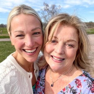 Lindsay Czarniak Instagram - Loved spending time with family today. Always so grateful knowing it's not the easiest trip when family lives far away. Happy Easter! #Easter #family #love