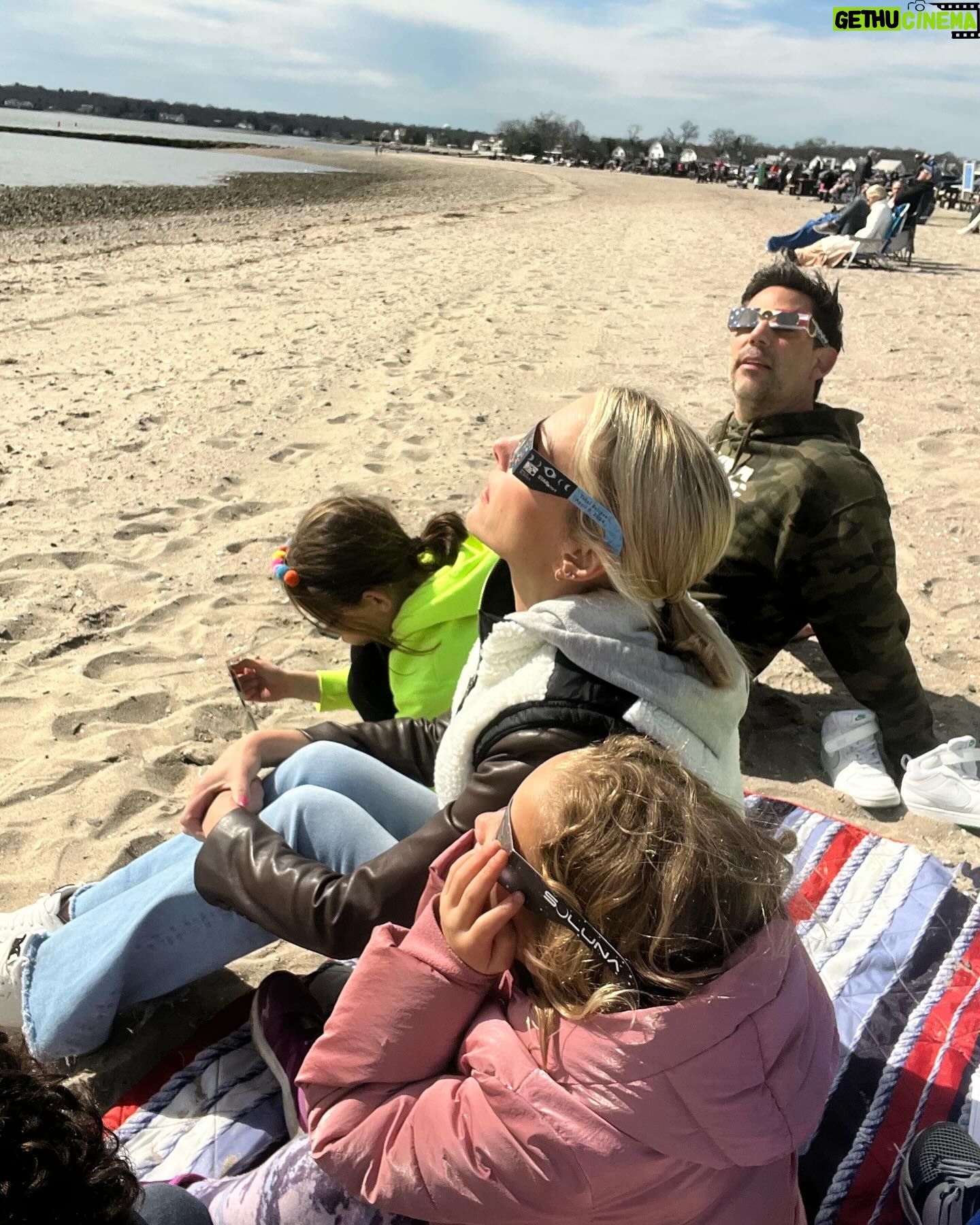 Lindsay Czarniak Instagram - Planetary humor. (With a bonus photo ending) what a moment! #JOTD #eclipse #moon #eclipse2024 #family