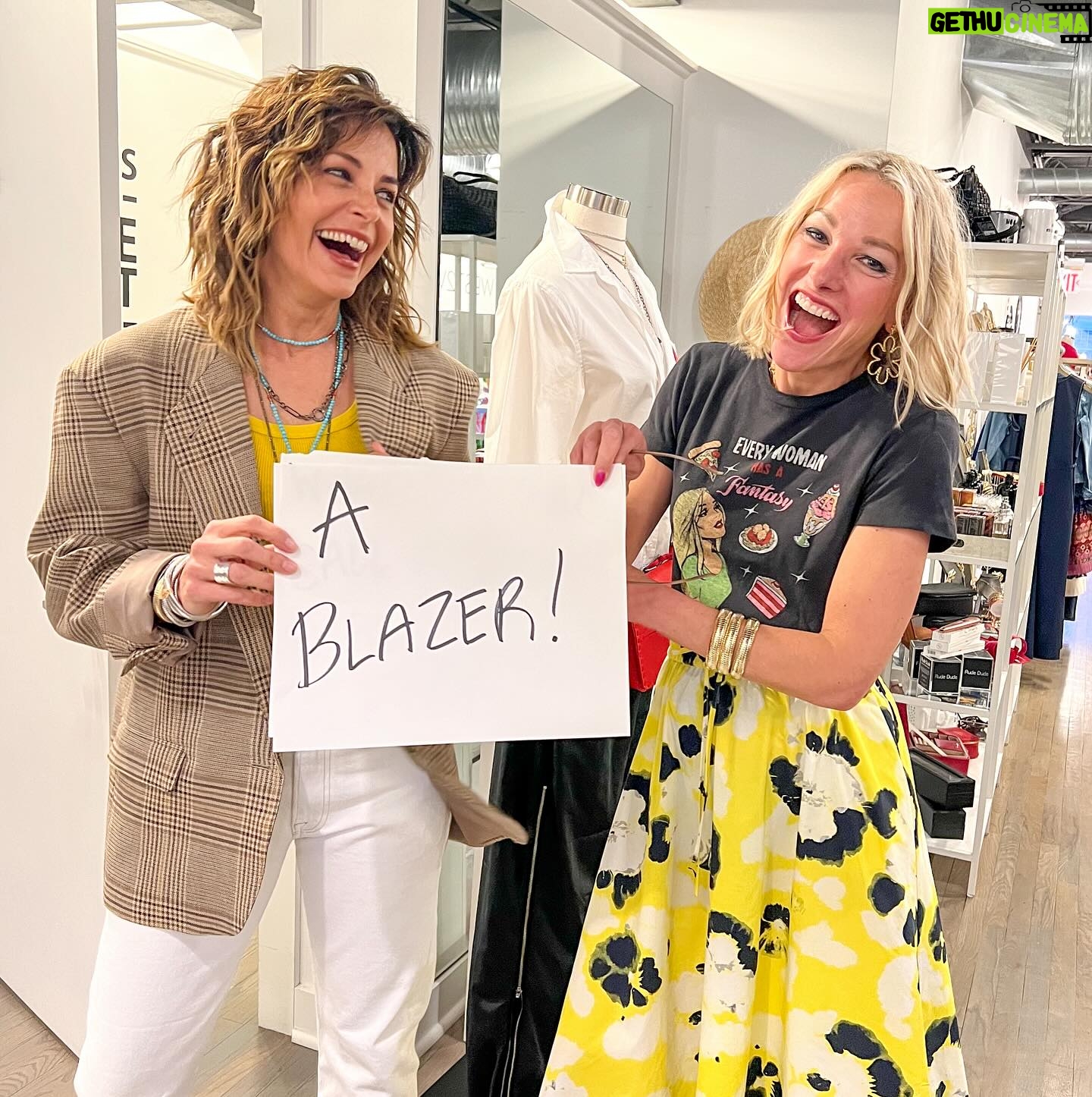 Lindsay Czarniak Instagram - Getting set to walk the runway for a great cause. Thank you for styling us @west2westport ! #JOTD #jokes #laugh #fashionablywestpprt #fashion