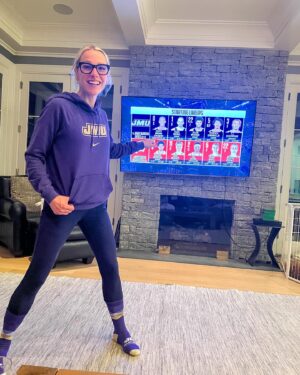 Lindsay Czarniak Instagram - Let's goooooooo JMU!! @jmumbasketball #marchmadness #jmu #dukes #basketball #sports