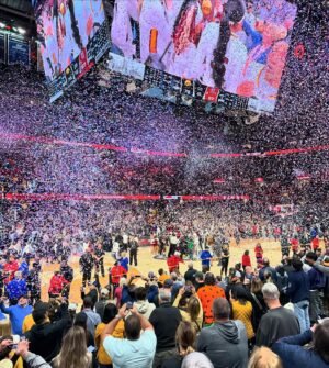 Lindsay Czarniak Instagram - An epic afternoon in Cleveland watching the @gamecockwbb win a championship with @lindsaycz and the kids. Kudos to coach @staley05 on another ring. It’s fun watching the golden age of women’s sports. Happy and proud. Thanks for the hospitality. Go Cocks!
