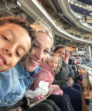 Lindsay Czarniak Instagram - Our version of "in game adjustments" We're here for you @nationals even in 40 degree temps! And the Presidents' race is always a highlight! #baseball #sports #mlb #nationals #chilly #natitude
