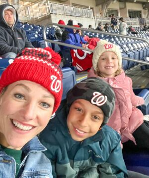 Lindsay Czarniak Instagram - Our version of "in game adjustments" We're here for you @nationals even in 40 degree temps! And the Presidents' race is always a highlight! #baseball #sports #mlb #nationals #chilly #natitude