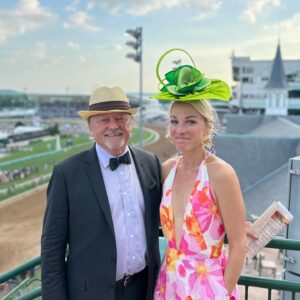 Lindsay Czarniak Instagram - What an incredible day. Congrats to Mystik Dan and all of his connections! So grateful for the chance to watch the 150th Kentucky Derby with my Dad. #kentuckyderby #horses #horseracing #thoroughbred .#thoroughbreds