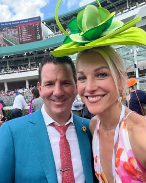 Lindsay Czarniak Instagram - Derby pals! #kentuckyderby #horses #thoroughbreds #thoroughbred