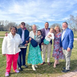 Lindsay Czarniak Instagram - Loved spending time with family today. Always so grateful knowing it's not the easiest trip when family lives far away. Happy Easter! #Easter #family #love