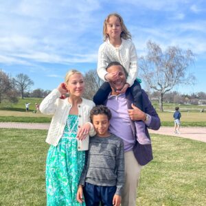 Lindsay Czarniak Instagram - Loved spending time with family today. Always so grateful knowing it's not the easiest trip when family lives far away. Happy Easter! #Easter #family #love