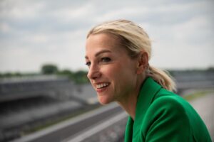 Lindsay Czarniak Instagram - I loved talking with Indy500 rookie and @NASCAR driver Kyle Larson ahead of his indy500 debut. He is on top in NASCAR and has wowed the competition here prepping for his first #Indy500. Excited to share the conversation soon and also to share this joke with one of the greatest to drive a racecar :)Also swipe to see my friend Chris's amazing camerawork. Thx @christaylortv !  #JOTD #jokes #laugh #indy500 #racecar
