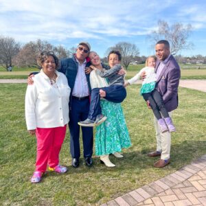 Lindsay Czarniak Instagram - Loved spending time with family today. Always so grateful knowing it's not the easiest trip when family lives far away. Happy Easter! #Easter #family #love