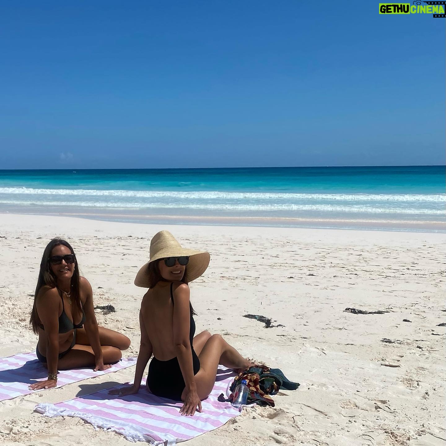 Lindsay Price Instagram - Happy place. Happy people. Just happy.