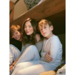 Lindsay Price Instagram - Bottom bunk mates. No one wants top? No one? #skibums