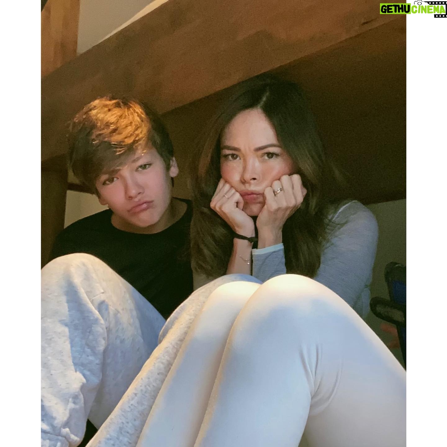 Lindsay Price Instagram - Bottom bunk mates. No one wants top? No one? #skibums