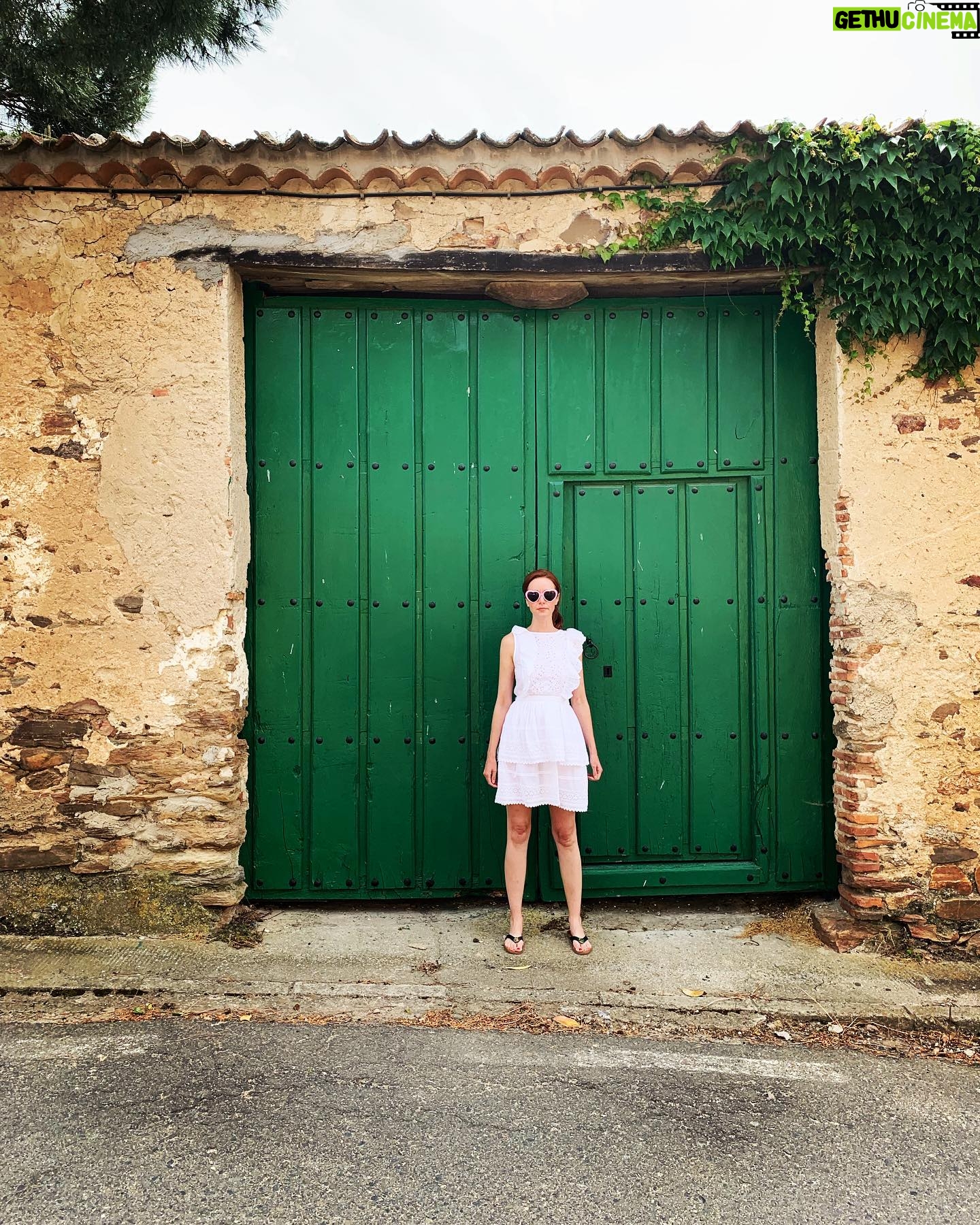 Lindy Booth - 6.3K Likes - green door series. spain💚