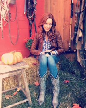 Lindy Booth Instagram - #InternationalCatDay you say?! here’s another shot of me and my favorite co-star who is definitely not @wesbrown225